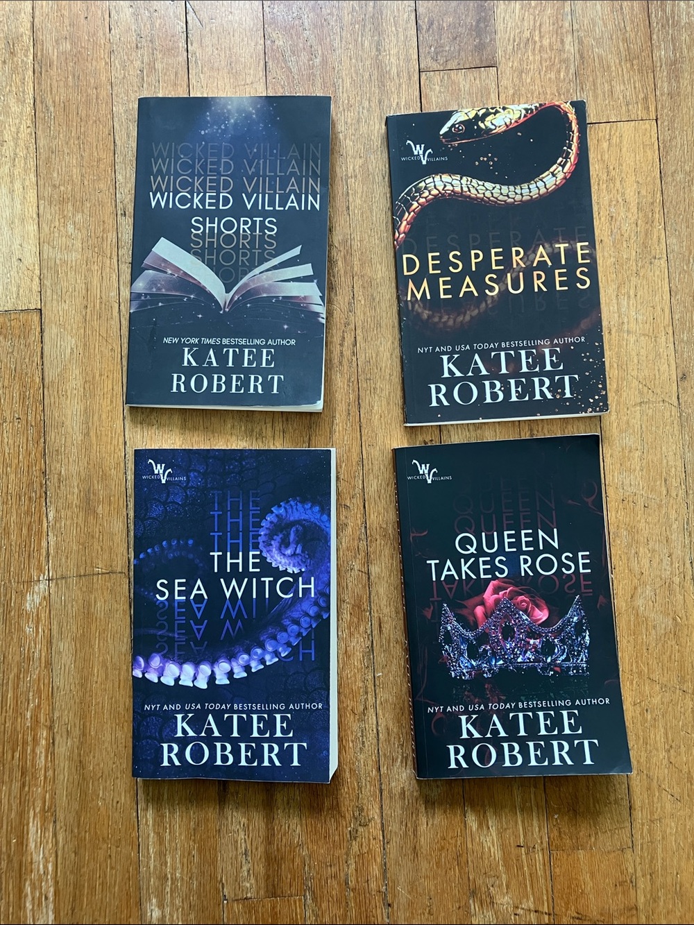 Katee Robert Wicked Villain Books